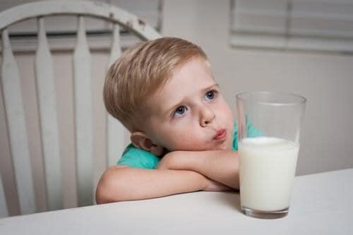 Tác dụng của sữa tươi đối với trẻ